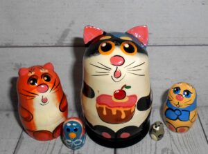 MINI Birthday Cat with cake 5-set Babushka TINY Babushka Matryoshka nesting Doll  Babooshki Babushkas
