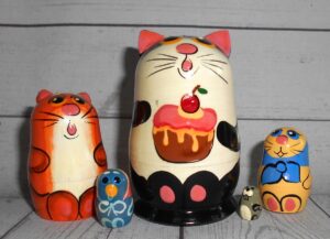 MINI Birthday Cat with cake 5-set TINY nesting Doll Babooshki s