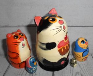 MINI Birthday Cat with cake 5-set TINY nesting Doll Babooshki s