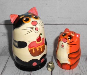 MINI Birthday Cat with cake 5-set TINY nesting Doll Babooshki s
