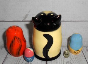 MINI Fortune Cat with money 5-set TINY nesting Doll Babooshki s