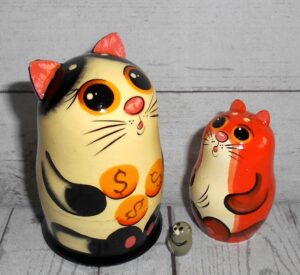 MINI Fortune Cat with money 5-set TINY nesting Doll Babooshki s