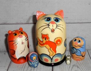 MINI Funny white Cat with ginger kitten mini 5-set Babushka TINY Babushka Matryoshka nesting Doll  Babooshki Babushkas