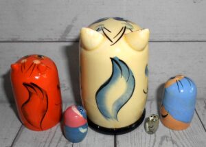 MINI Funny white Cat with ginger kitten mini 5-set TINY nesting Doll Babooshki s