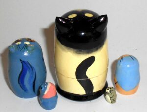 MINI Funny black & white Cat with fish mini 5-set TINY nesting Doll Babooshki s