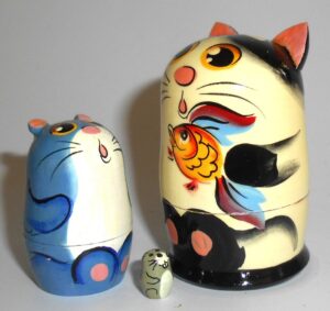MINI Funny black & white Cat with fish mini 5-set TINY nesting Doll Babooshki s