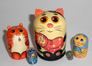 MINI Funny Cat with baby kitten 5-set Babushka TINY Babushka Matryoshka nesting Doll  Babooshki Babushkas