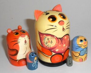 MINI Funny white Cat with baby kitten 5-set TINY nesting Doll Babooshki s