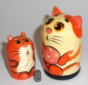 MINI Funny white Cat with baby kitten 5-set TINY nesting Doll Babooshki s