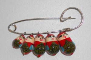 Santa pin red nesting Doll Babooshki s