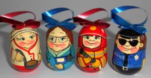 Christmas décor seven trades 7-set nesting Doll Babooshki s BOX SET