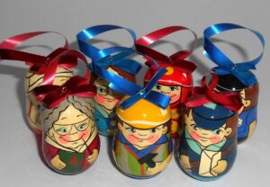 Christmas décor seven trades 7-set nesting Doll Babooshki s BOX SET