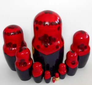 KIROV – Kirovie red scarf giant 10-set nesting Doll Babooshki s Classic Village Traditional