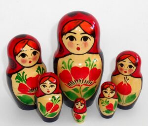 KIROV – Kirovie red scarf giant 10-set nesting Doll Babooshki s Classic Village Traditional