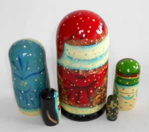 Santa with beautiful girl nesting Doll Babooshki s