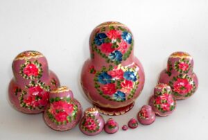 Klara in rose-pink scarf maroon dress 10-set nesting Doll Babooshki s