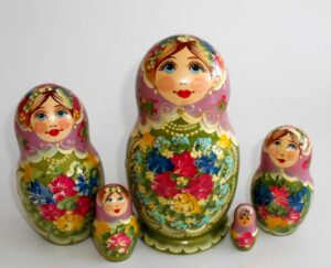 Klara Medium 13cm   in mistyrose scarf green dress Babushka Matryoshka nesting Doll Babooshki Babushkas