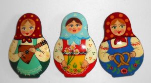 3 x Brooches with safety pin