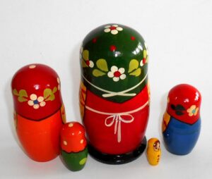 Village 5 set green scarf red/pink apron nesting Doll Babooshki s Classic Village Traditional