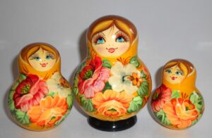 Ksenia in yellow dress 10-set nesting Doll Babooshki s