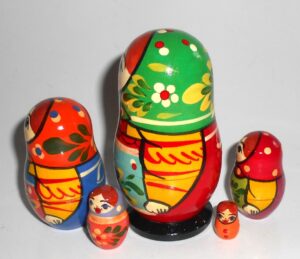 Village 5-set red apron nesting Doll Babooshki s Classic Village Traditional