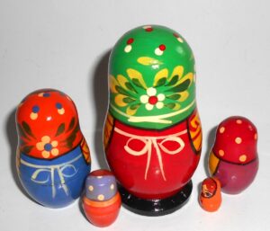 Village 5-set red apron nesting Doll Babooshki s Classic Village Traditional