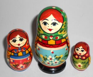 Village 5-set red apron nesting Doll Babooshki s Classic Village Traditional