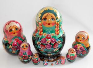 Alevtina in hot green scarf 10-set Babushka Matryoshka nesting Doll Babooshki Babushkas