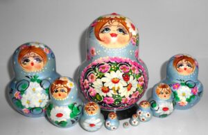 Girl in pale blue dress 10-set nesting Doll Babooshki s
