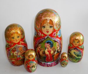 The Tsar Saltan tale Babushka Matryoshka nesting Doll Babooshki Babushkas