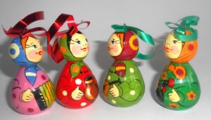 Christmas décor village girls 7-set nesting Doll Babooshki s BOX SET
