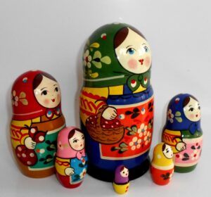 Village SCARF GREEN XLarge 6-set nesting Doll Babooshki s Classic Village Traditional