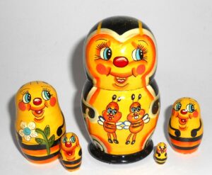 Funny Bee 5-set Babushka Matryoshka nesting Doll Babooshki Babushkas Babushka