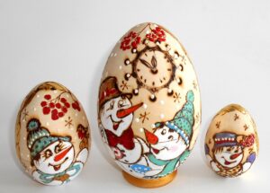 Snowman egg with clock 3-set Babushka Matryoshka nesting Doll Babooshki  Babushkas