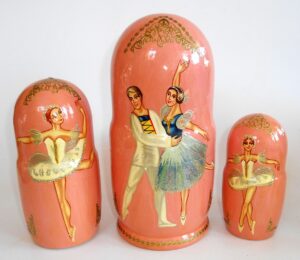 Ballet ‘Swan Lake’ on black 7-set nesting Doll Babooshki s