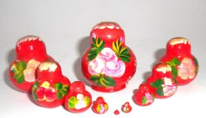 MINI with necklace in red 10-set TINY nesting Doll Babooshki s