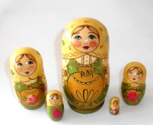 Marusya with golden samovar green dress small Babushka Matryoshka nesting Doll Babooshki Babushkas