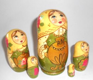 Marusya with golden samovar green dress small nesting Doll Babooshki s