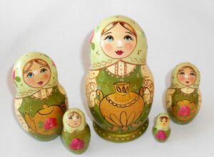 Marusya with samovar green dress medium Babushka Matryoshka nesting Doll Babooshki Babushkas