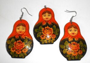 Earrings and pendant: red scarf black dress Babooshki s