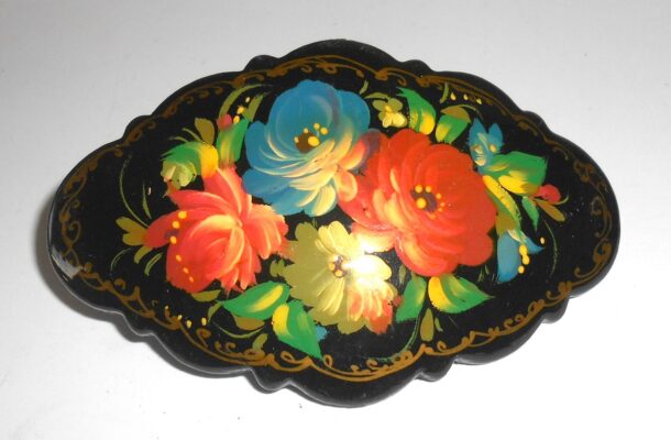 Hair Clip: Flowers on black w/ornament fancy Babooshki s