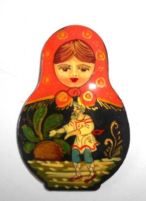 Fridge Magnet: 'Gigantic Turnip' red scarf Babushka Matryoshka Babooshki Babushkas
