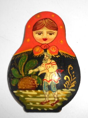 Fridge Magnet: ‘Gigantic Turnip’ red scarf Babooshki s