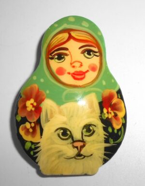 Brooch: Anya with Cat light green scarf Babooshki s