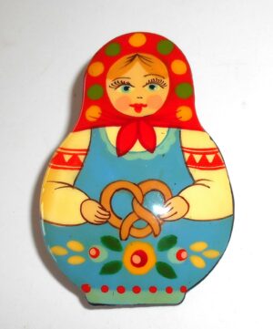 Brooch: Galya with pretzel red scarf Babooshki s