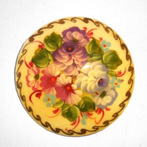 Brooch round: Floral on light yellow Babooshki s
