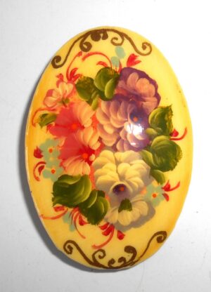 Brooch oval: Floral on light yellow Babushka Matryoshka Babooshki Babushkas