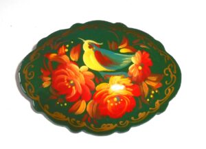Brooch fancy oval: Bird on green Babushka Matryoshka Babooshki Babushkas