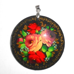 Pendant round: Three roses on black Babooshki s