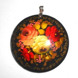 Pendant round: Red & yellow roses on black Babushka Matryoshka Babooshki Babushkas